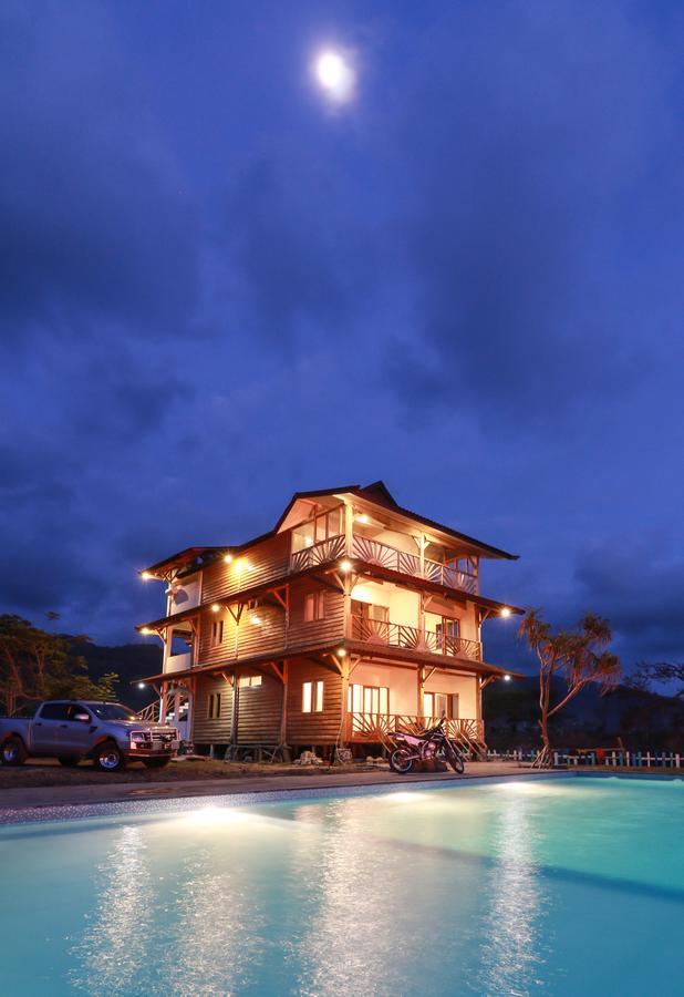 The Tree House Sumbawa Hotel Huu Exterior photo